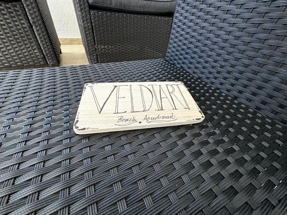 Veldi Art - Kamari Beach Apartment  Firá Buitenkant foto