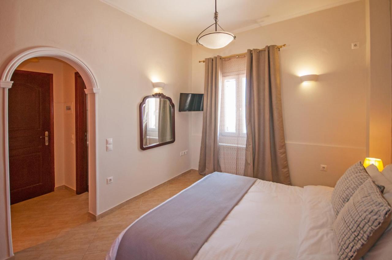 Veldi Art - Kamari Beach Apartment  Firá Buitenkant foto
